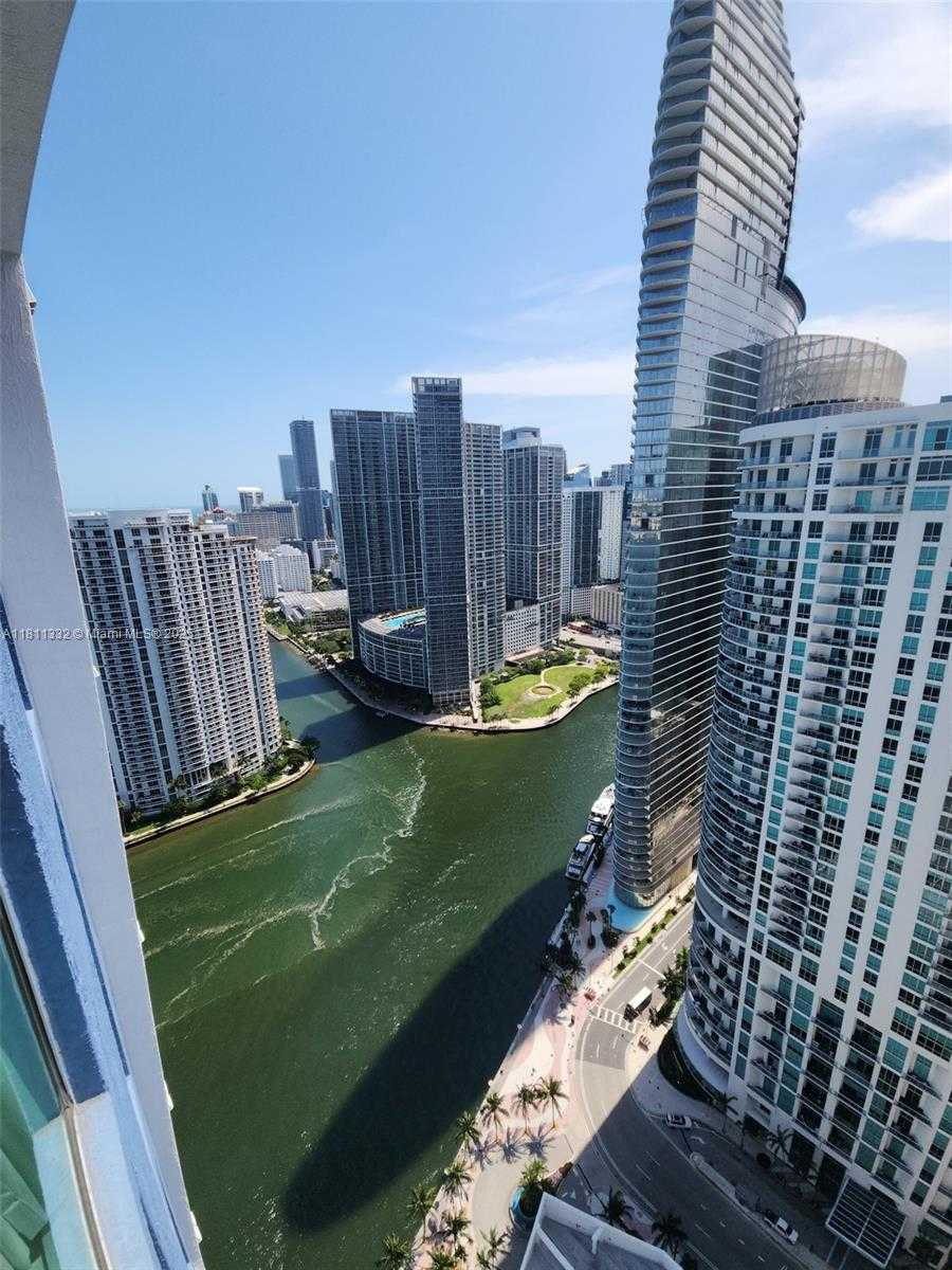 Small Image of 325 SOUTH BISCAYNE BLVD #UPH 14, Miami Number 7