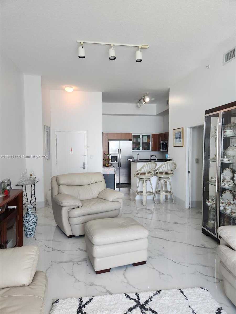 Small Image of 325 SOUTH BISCAYNE BLVD #UPH 14, Miami Number 9