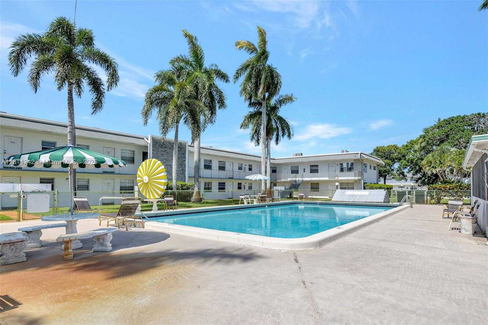 Small Image of 6211 SOUTH WEST 37TH ST #211, Davie Number 16