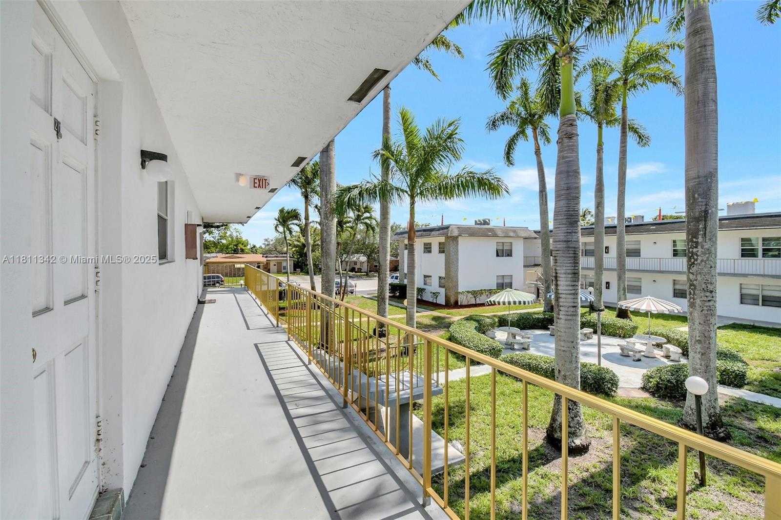 Small Image of 6211 SOUTH WEST 37TH ST #211, Davie Number 20
