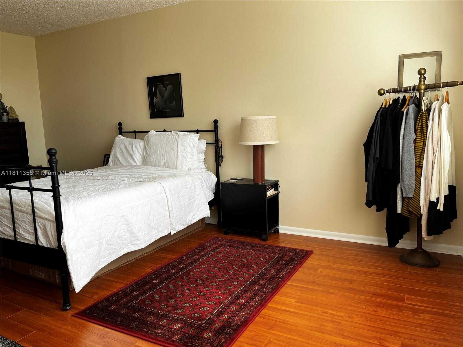 Small Image of 18151 #603, Aventura Number 13