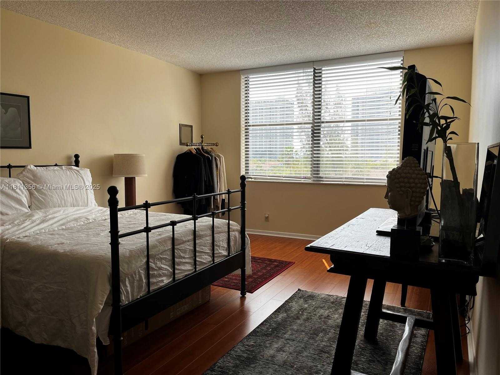 Small Image of 18151 #603, Aventura Number 14