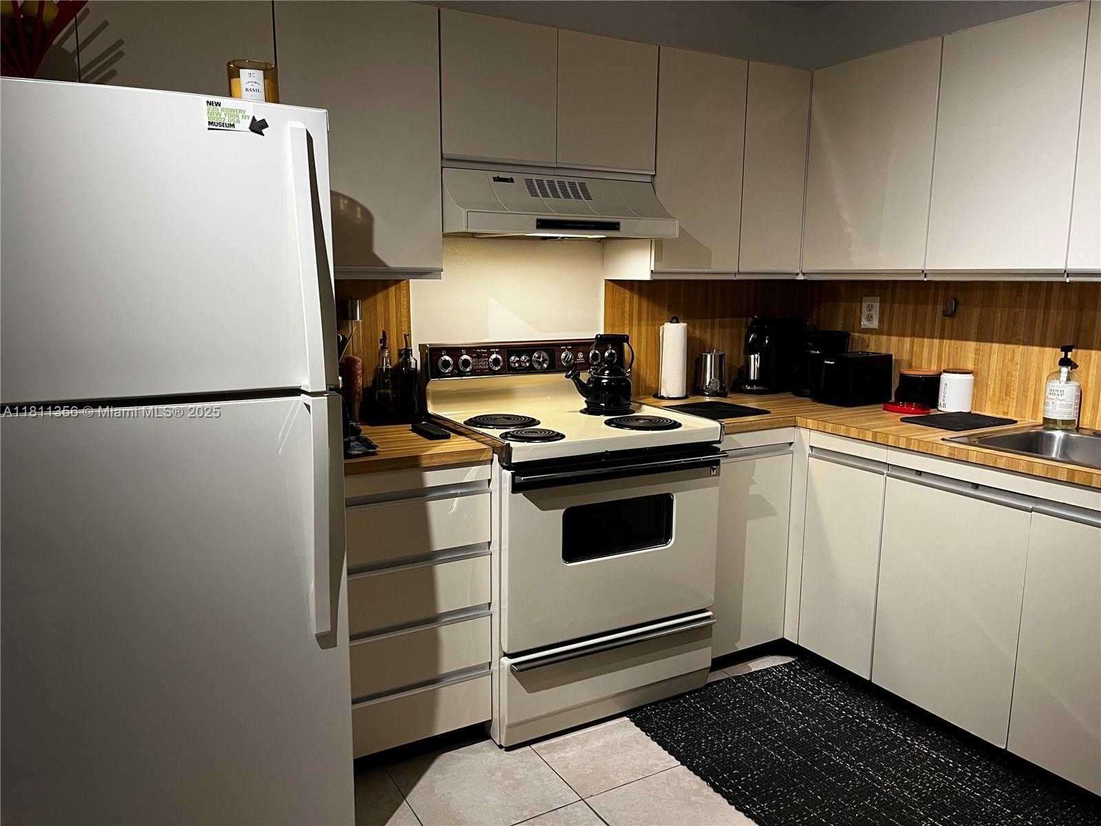 Small Image of 18151 #603, Aventura Number 15