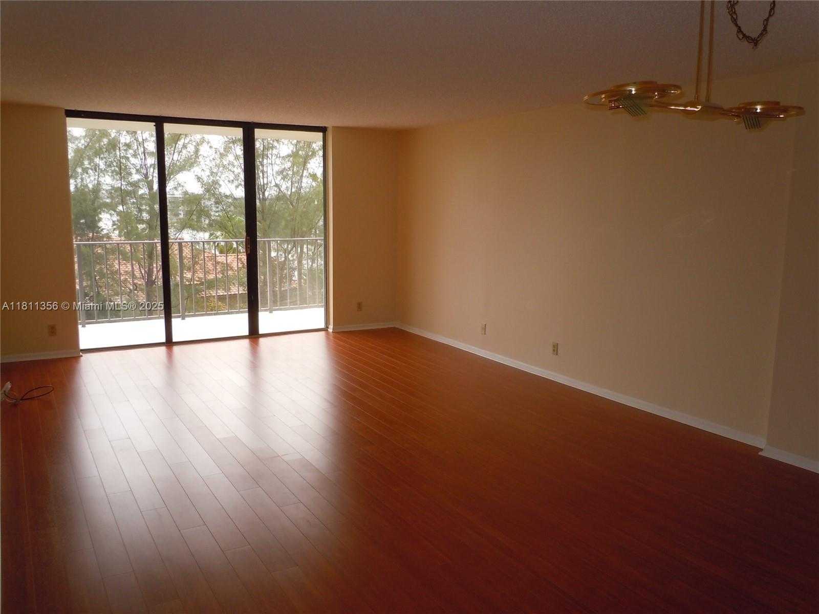 Small Image of 18151 #603, Aventura Number 22
