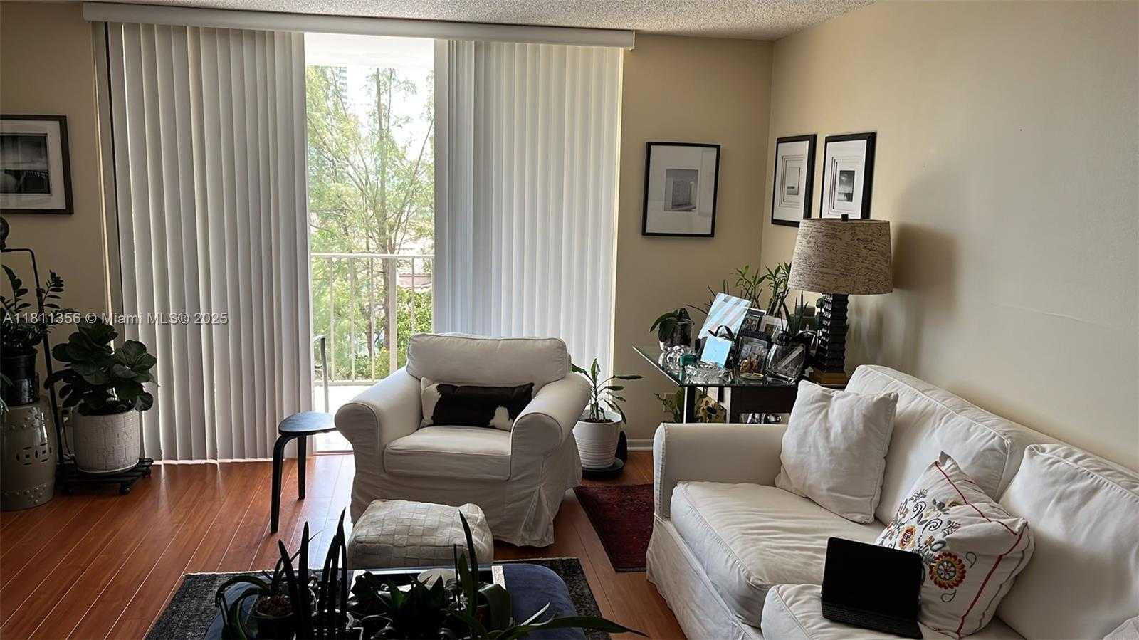 Small Image of 18151 #603, Aventura Number 9
