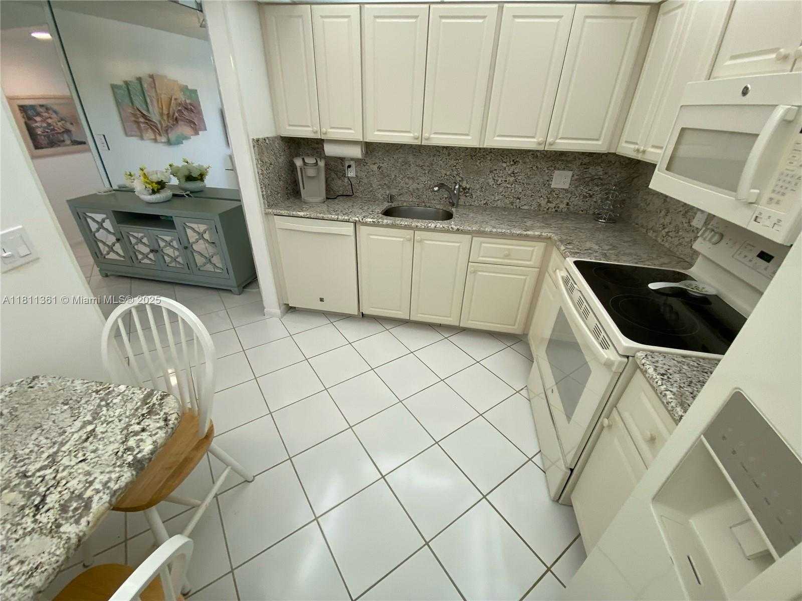 Small Image of 1902 BERMUDA CIR #G3, Coconut Creek Number 11