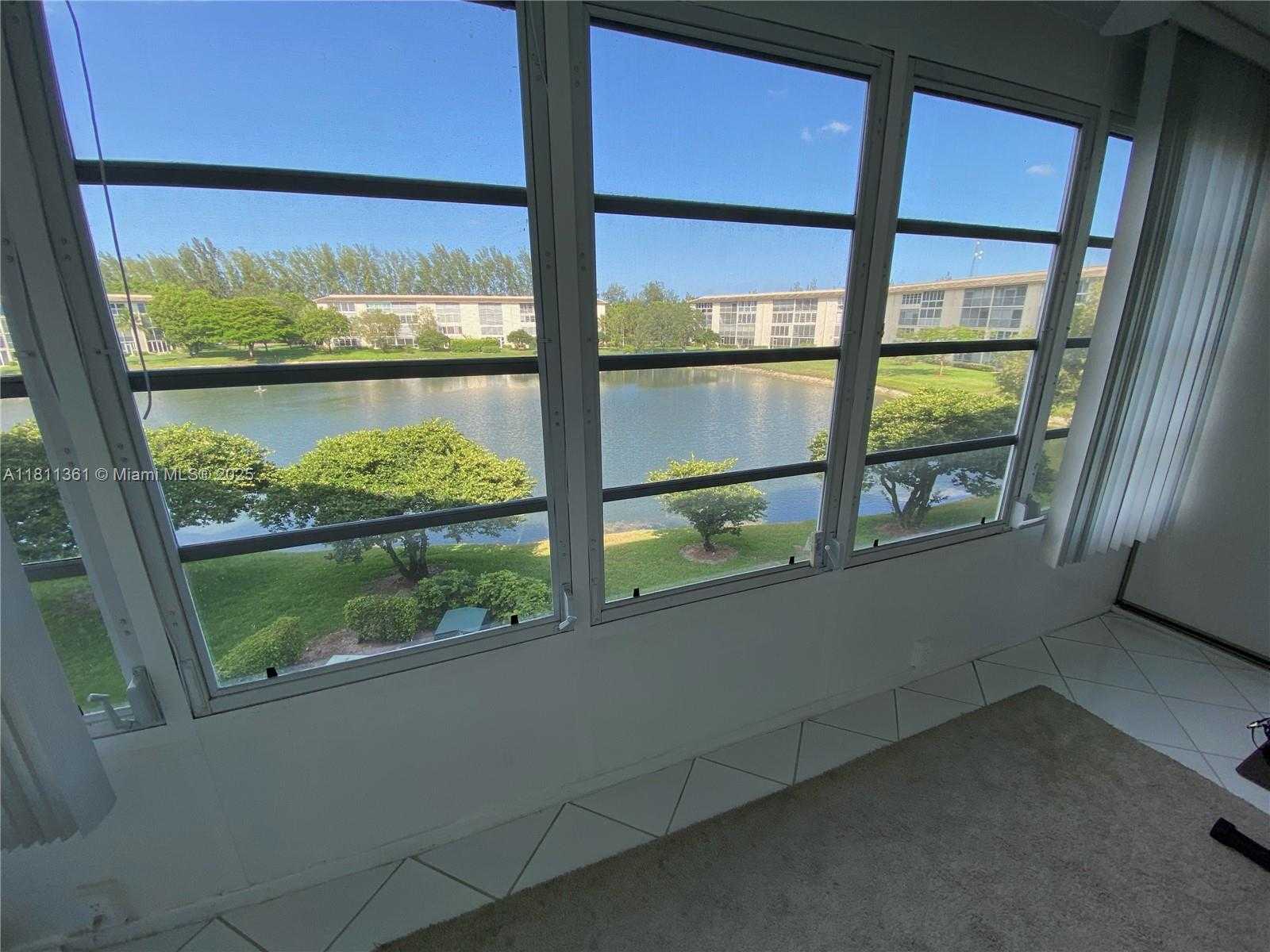Small Image of 1902 BERMUDA CIR #G3, Coconut Creek Number 17