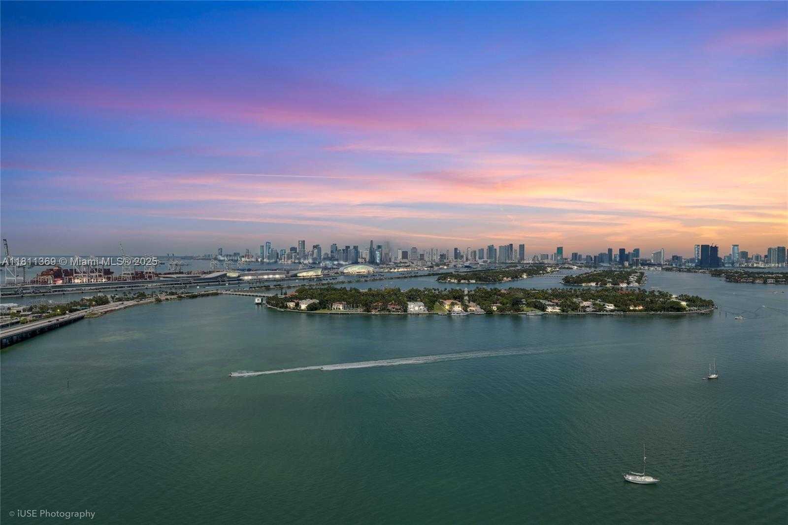 Small Image of 650 WEST AVE #PH09, Miami Beach Number 15