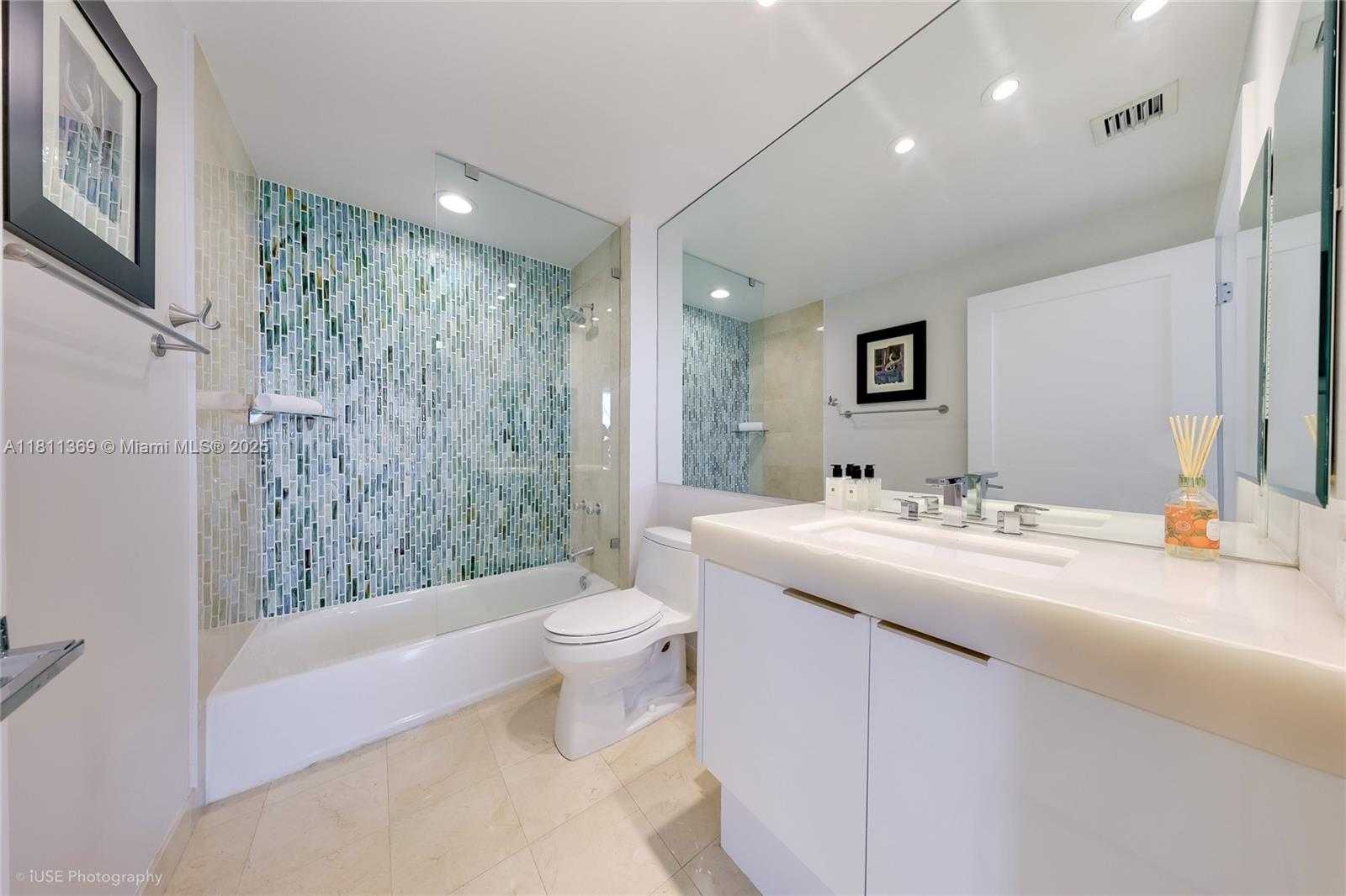 Small Image of 650 WEST AVE #PH09, Miami Beach Number 16