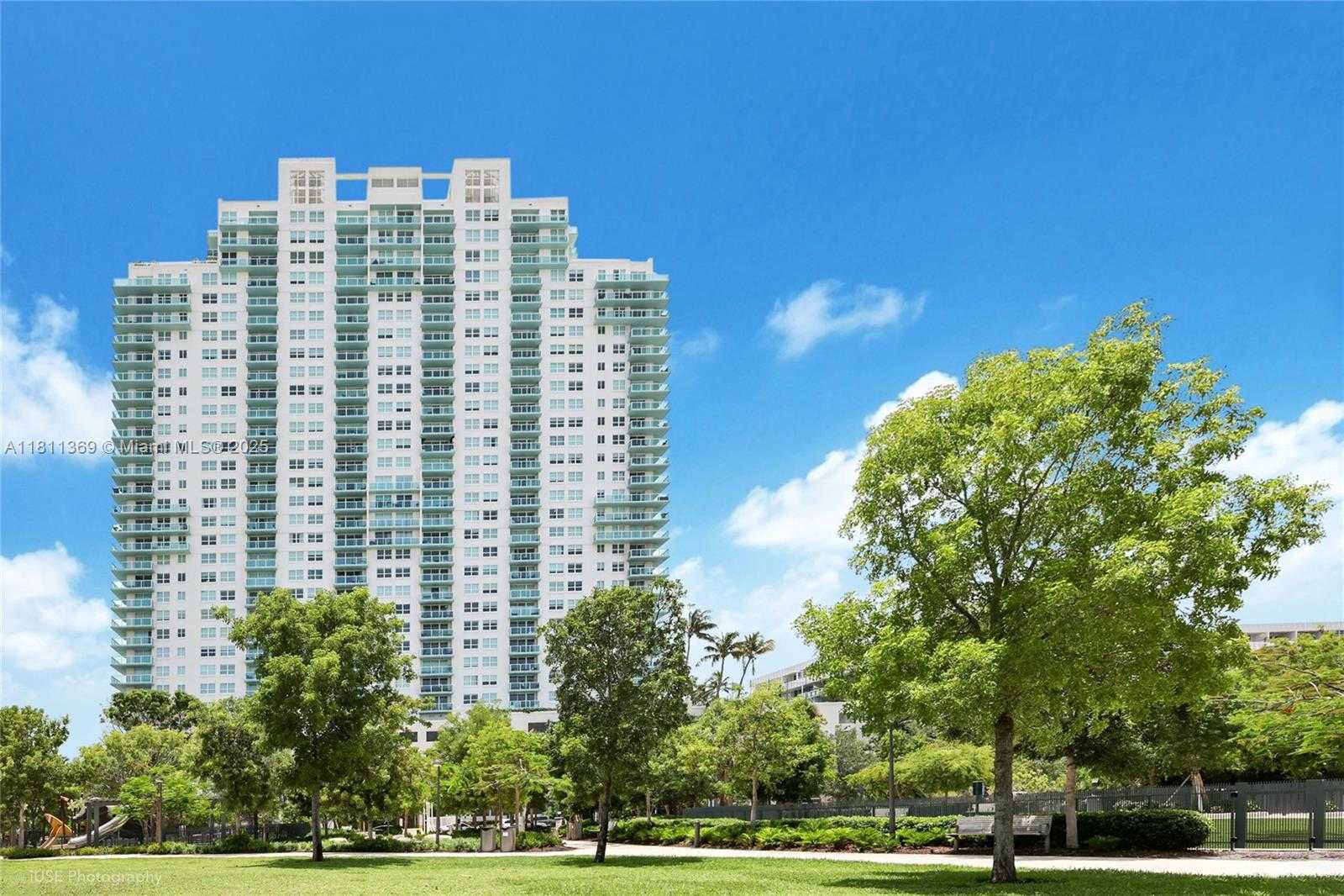 Small Image of 650 WEST AVE #PH09, Miami Beach Number 34