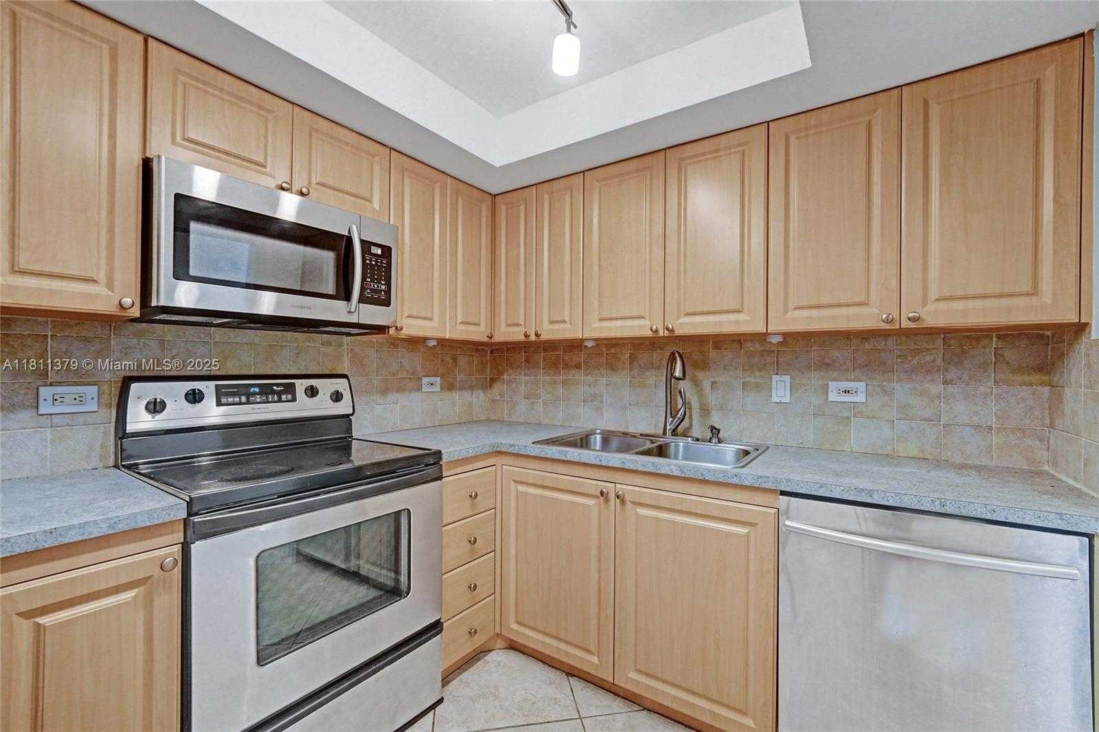 Small Image of 1201 SOUTH OCEAN DR #312N, Hollywood Number 6