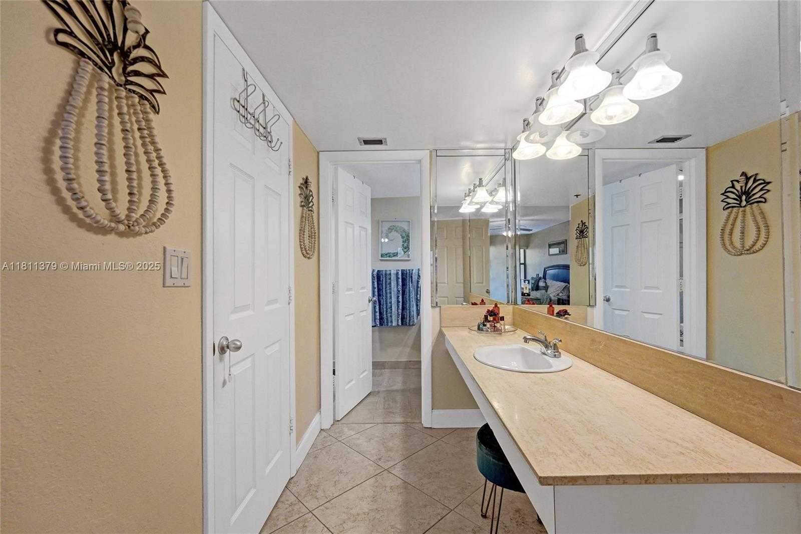 Small Image of 1201 SOUTH OCEAN DR #312N, Hollywood Number 9