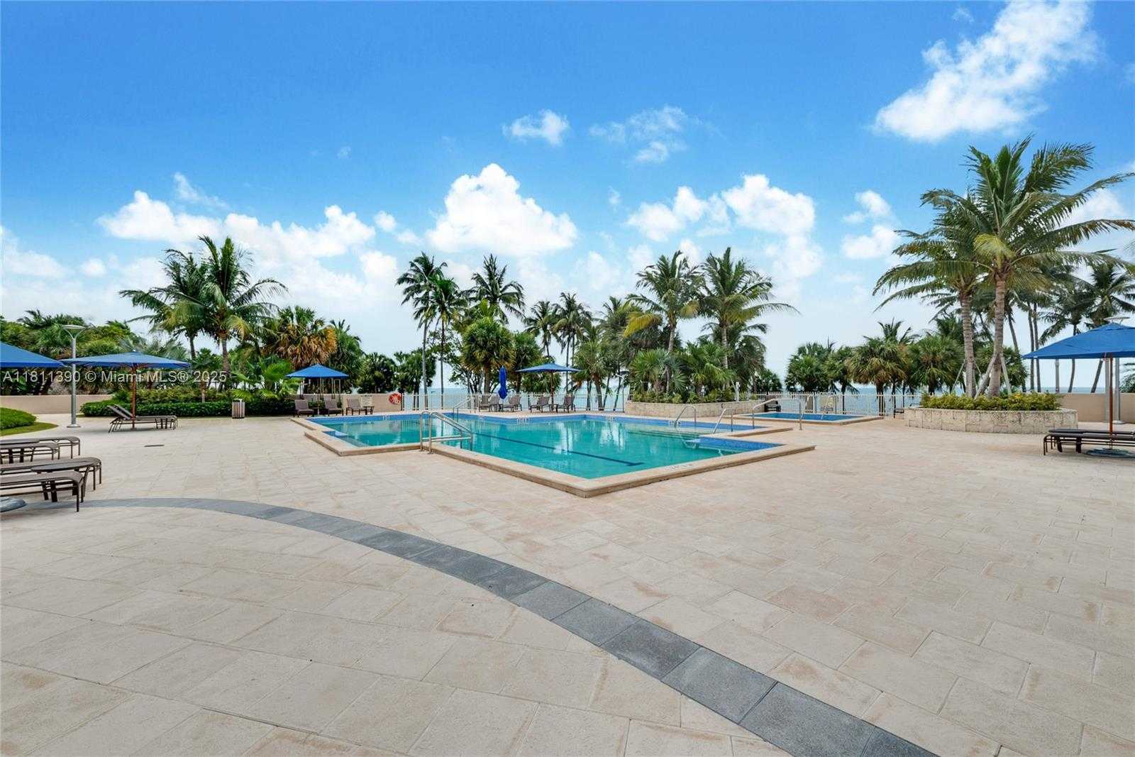 Small Image of 2 GROVE ISLE DR #B1108, Miami Number 21
