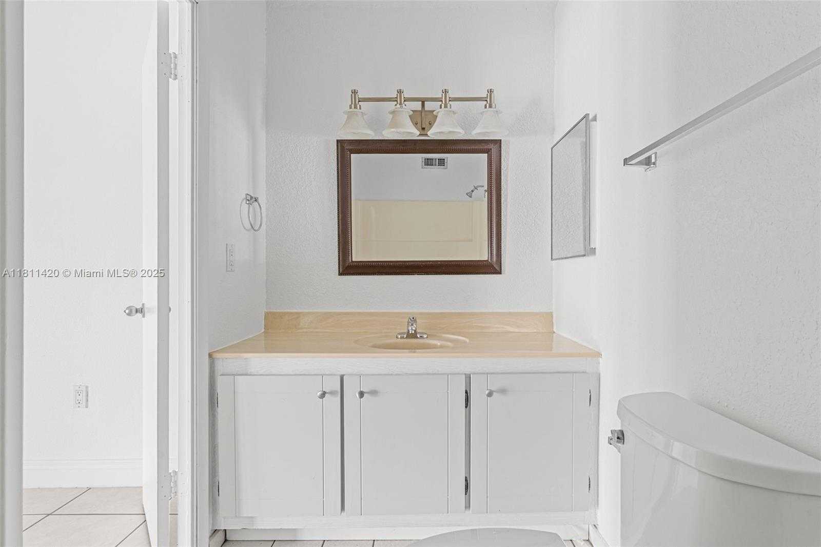 Small Image of 15504 SHARPECROFT DR, Miami Lakes Number 14