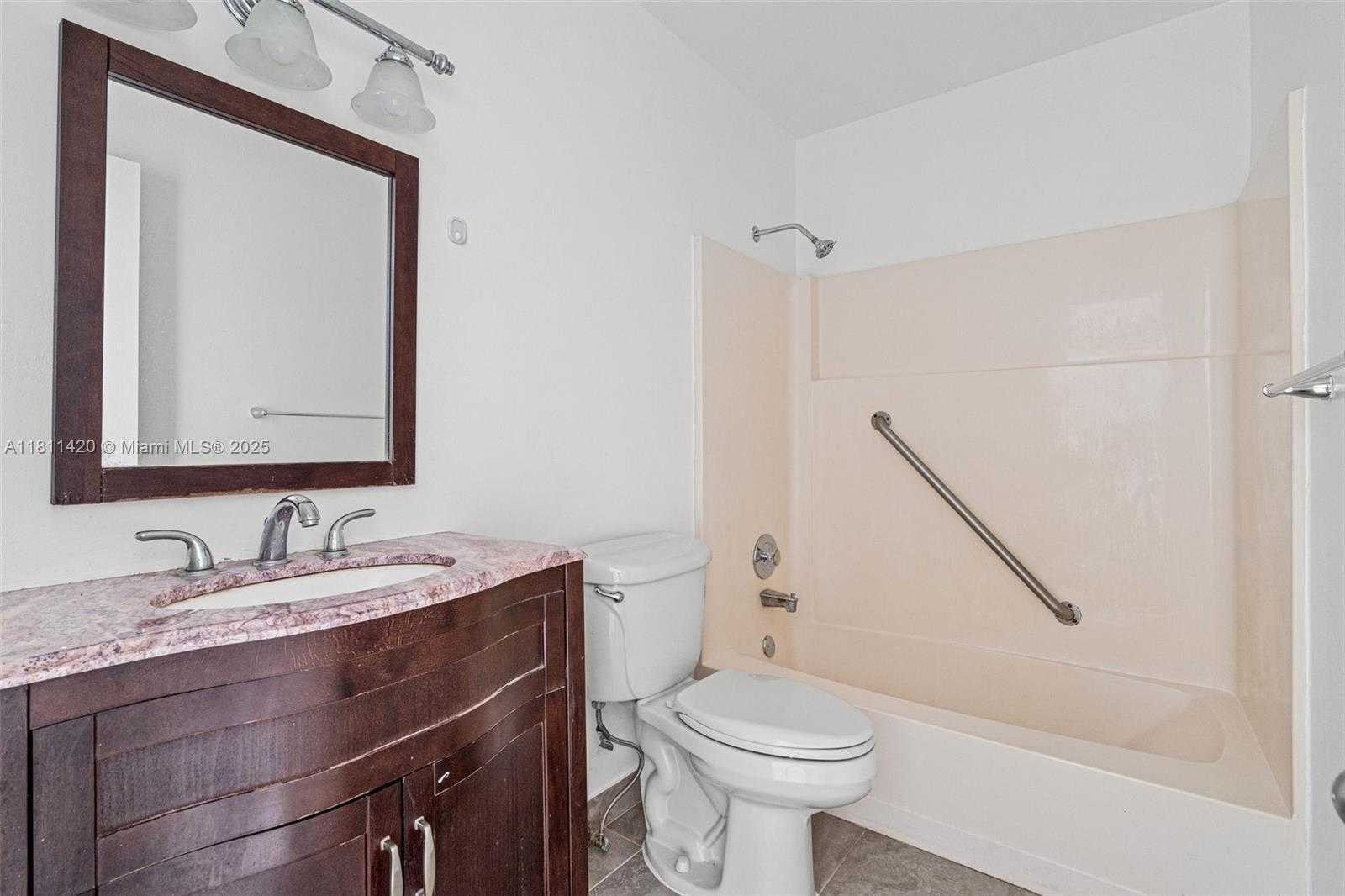 Small Image of 15504 SHARPECROFT DR, Miami Lakes Number 19