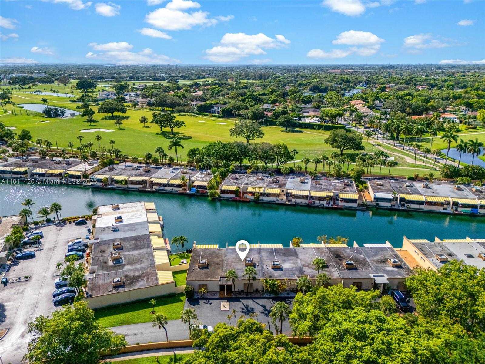 Small Image of 15504 SHARPECROFT DR, Miami Lakes Number 3