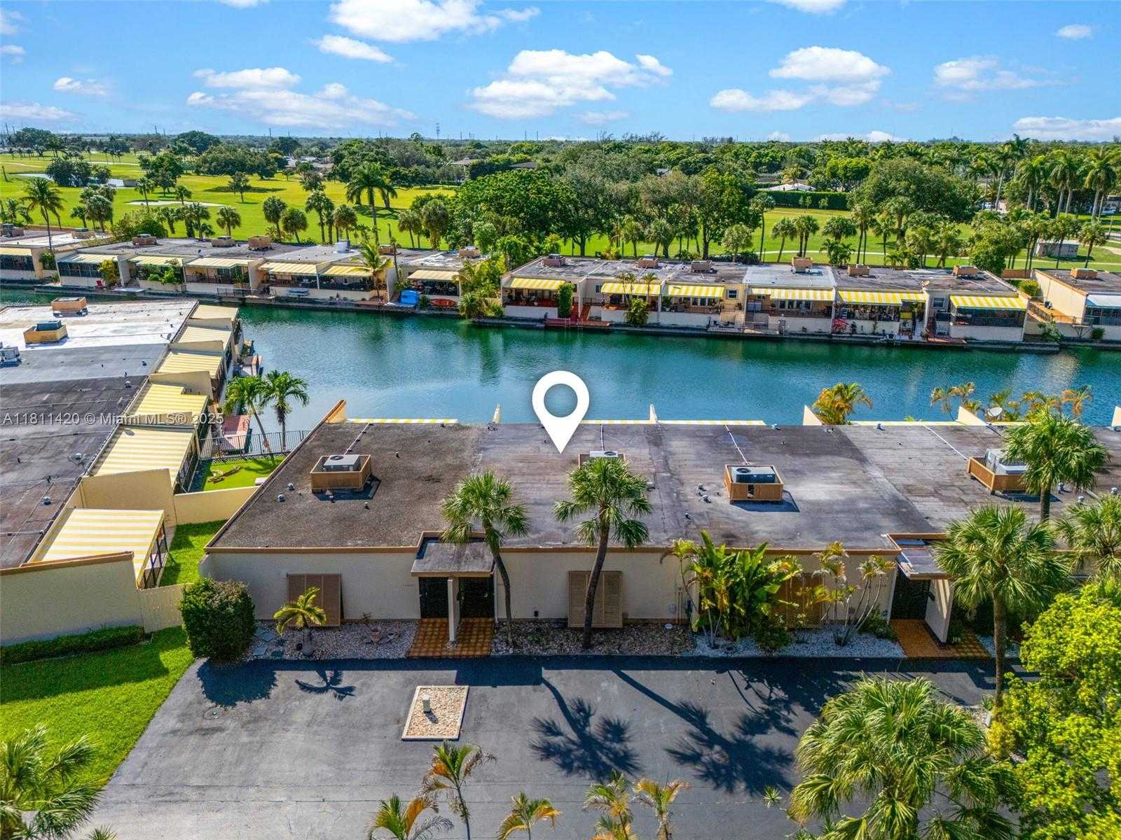 Small Image of 15504 SHARPECROFT DR, Miami Lakes Number 4