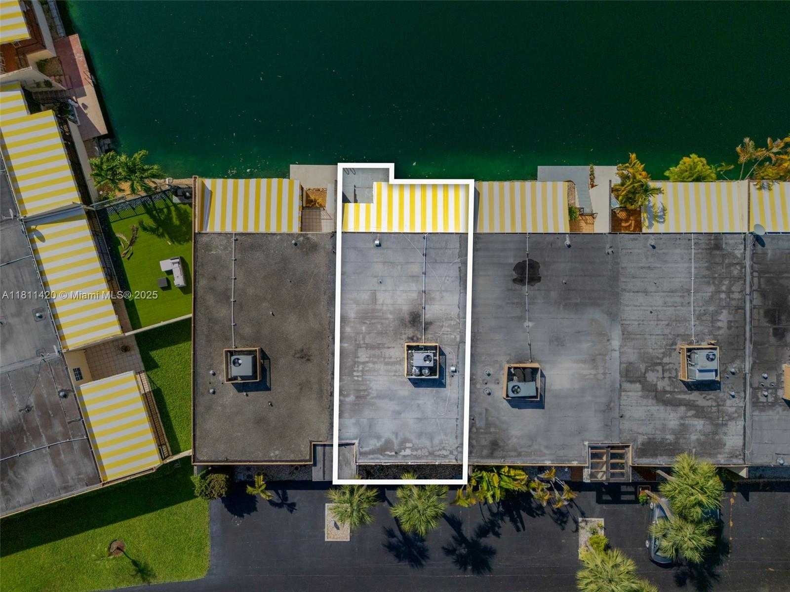 Small Image of 15504 SHARPECROFT DR, Miami Lakes Number 43