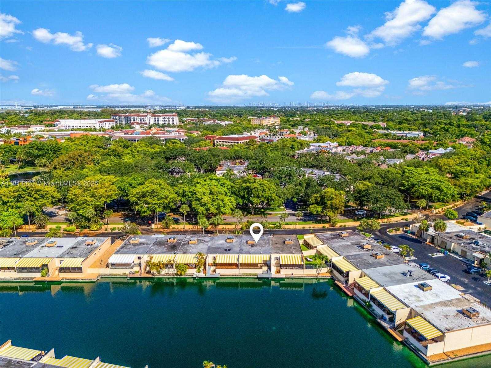 Small Image of 15504 SHARPECROFT DR, Miami Lakes Number 46