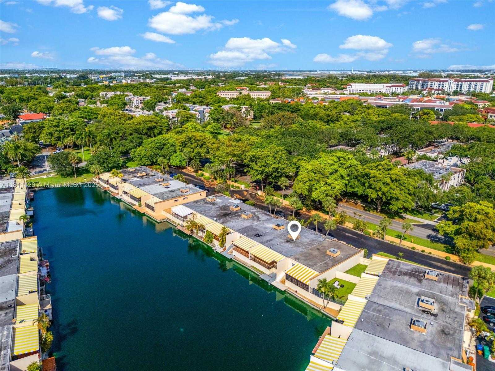 Small Image of 15504 SHARPECROFT DR, Miami Lakes Number 47