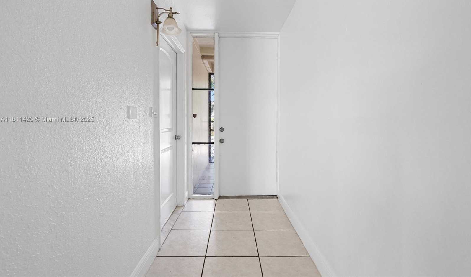 Small Image of 15504 SHARPECROFT DR, Miami Lakes Number 6