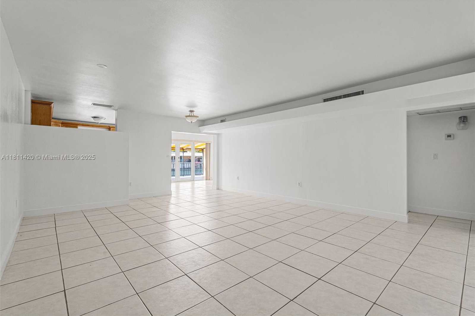 Small Image of 15504 SHARPECROFT DR, Miami Lakes Number 7