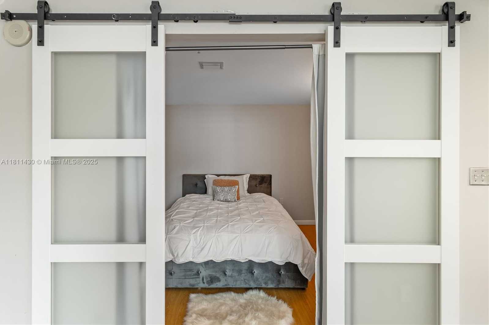 Small Image of 2000 NORTH BAYSHORE DR #401, Miami Number 12
