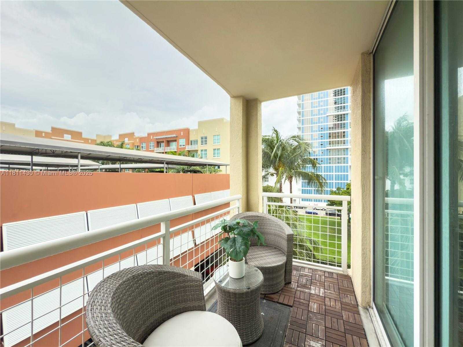 Small Image of 2000 NORTH BAYSHORE DR #401, Miami Number 22