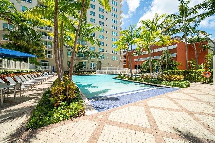 Small Image of 2000 NORTH BAYSHORE DR #401, Miami Number 27