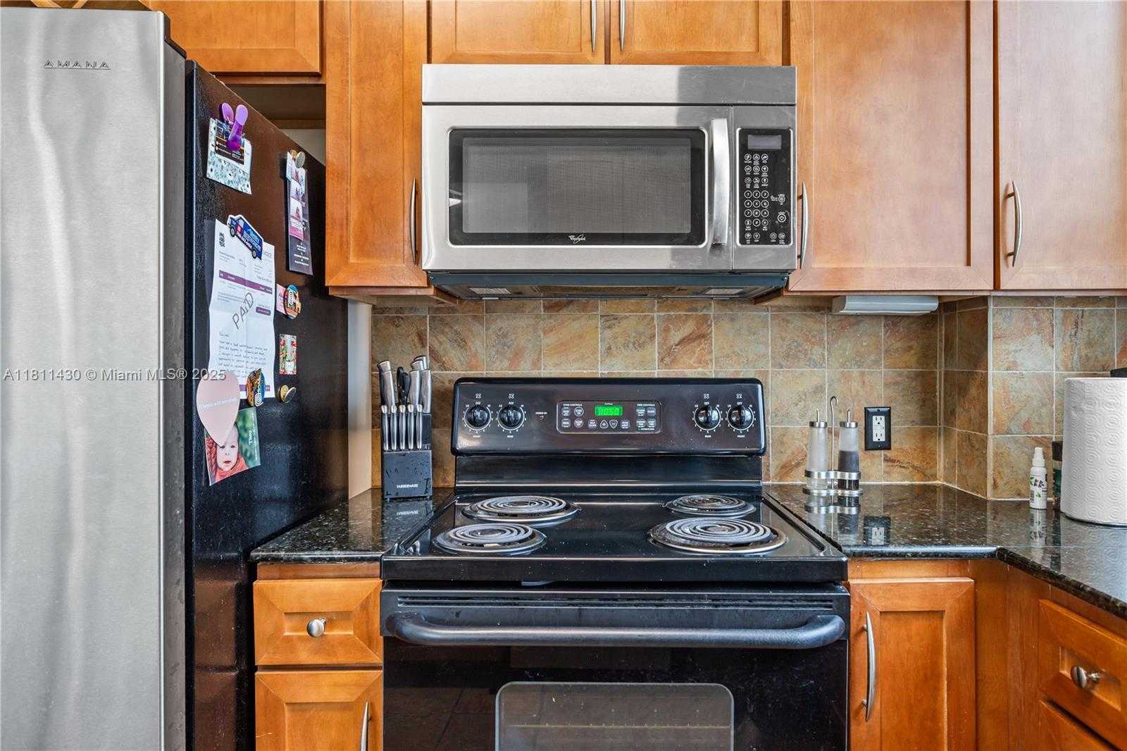 Small Image of 2000 NORTH BAYSHORE DR #401, Miami Number 9