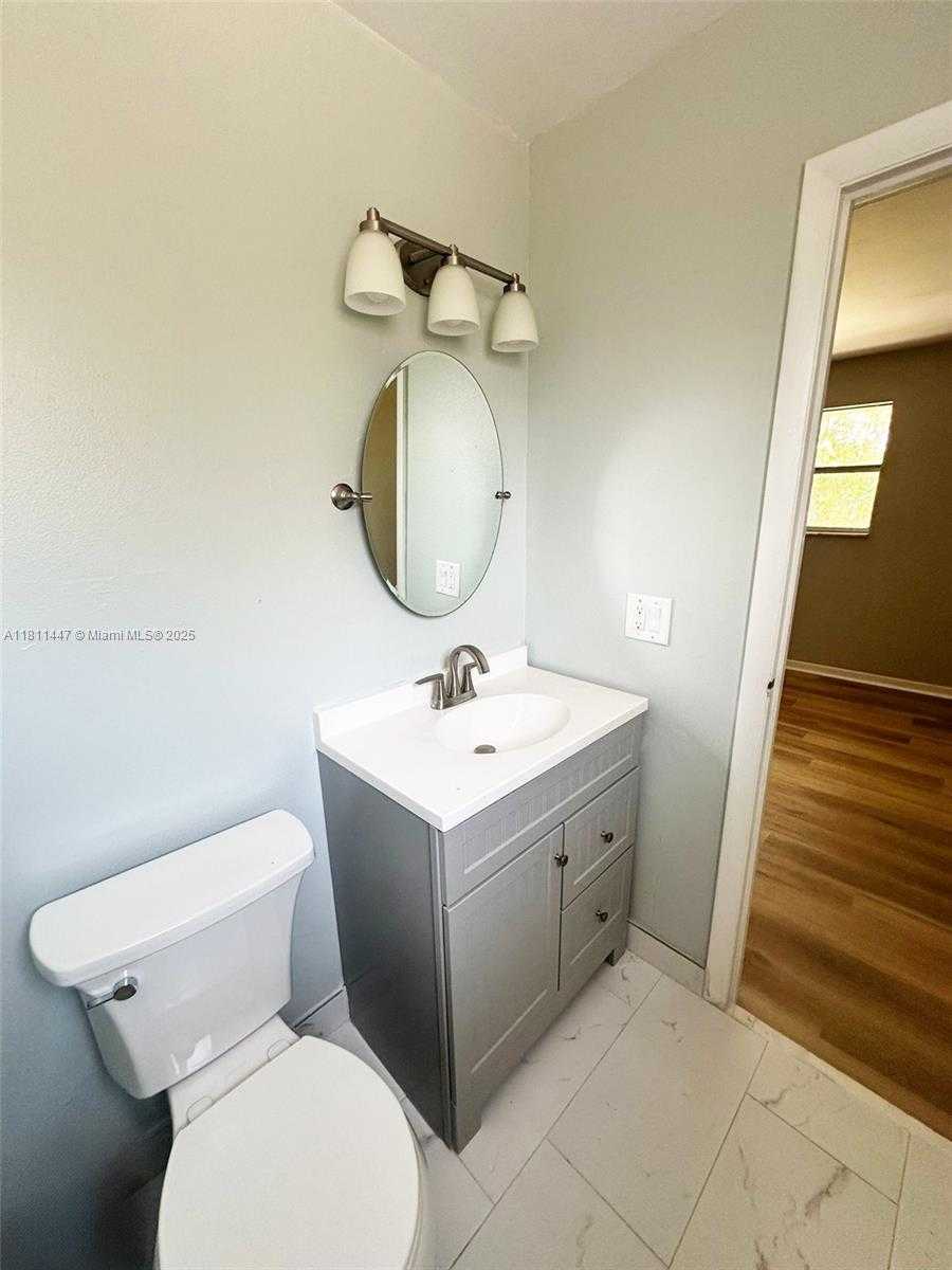 Small Image of 5824 BLUEBERRY CT #58, Lauderhill Number 11