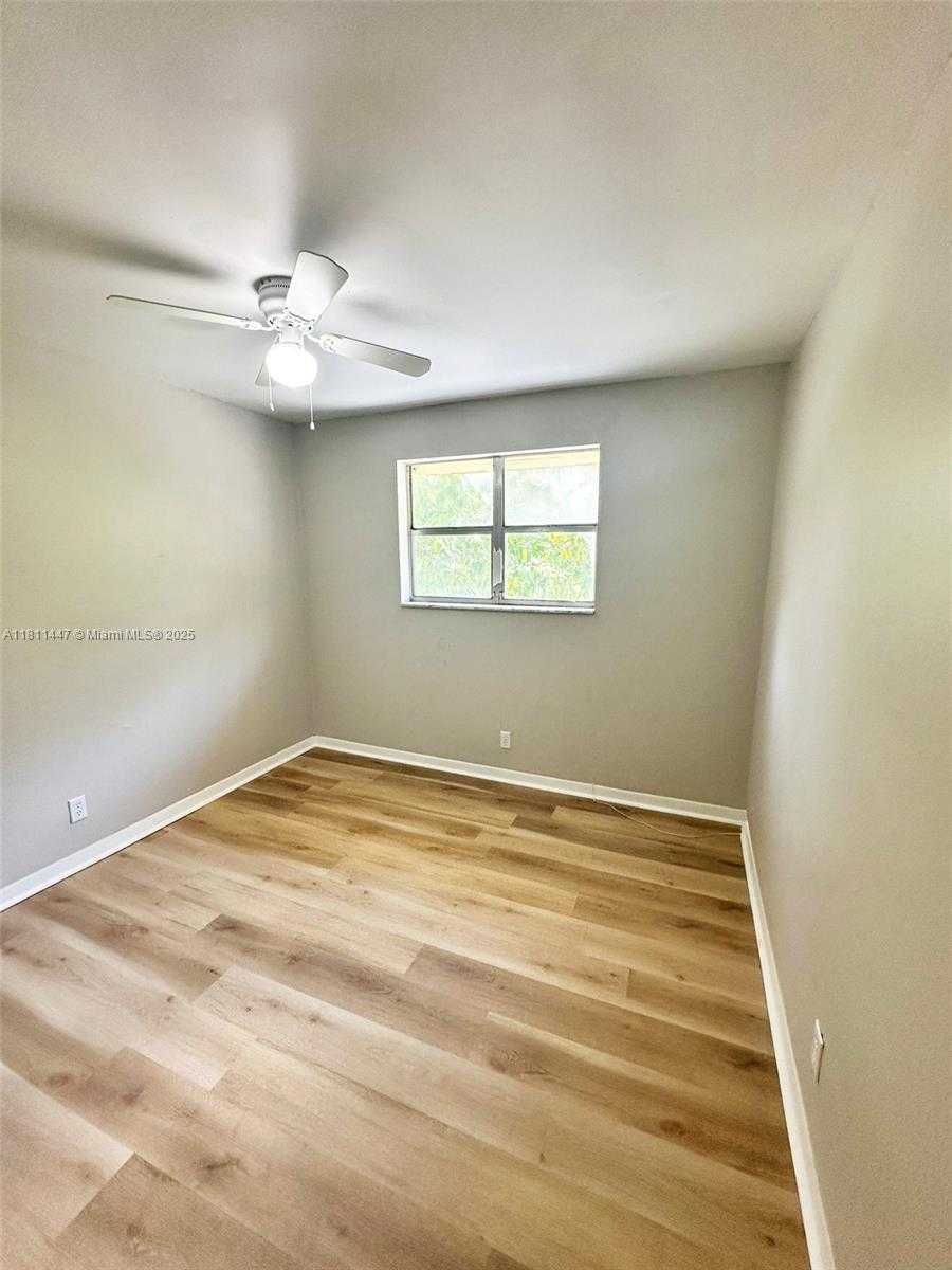Small Image of 5824 BLUEBERRY CT #58, Lauderhill Number 12