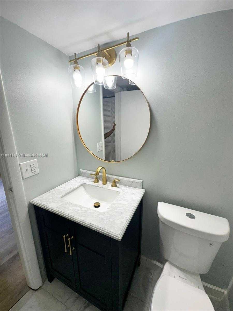 Small Image of 5824 BLUEBERRY CT #58, Lauderhill Number 13