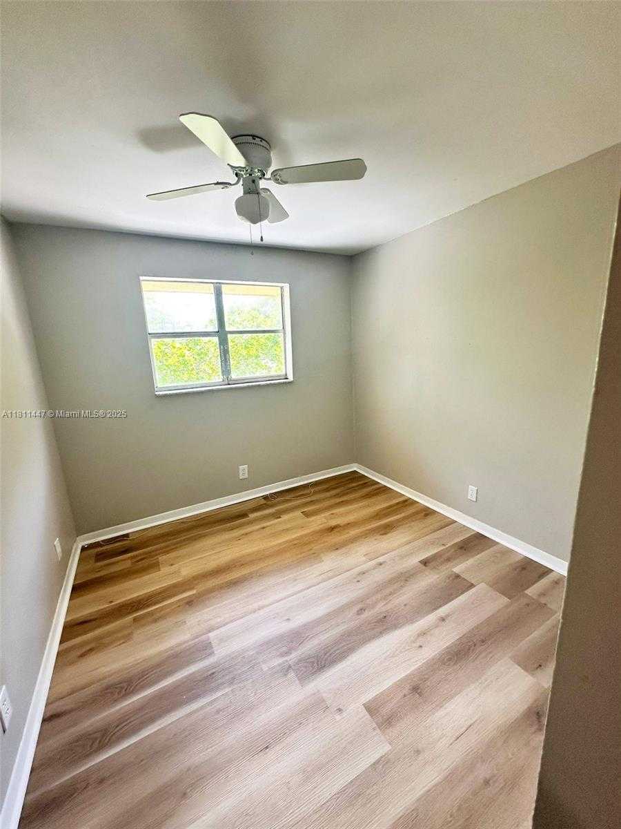 Small Image of 5824 BLUEBERRY CT #58, Lauderhill Number 14