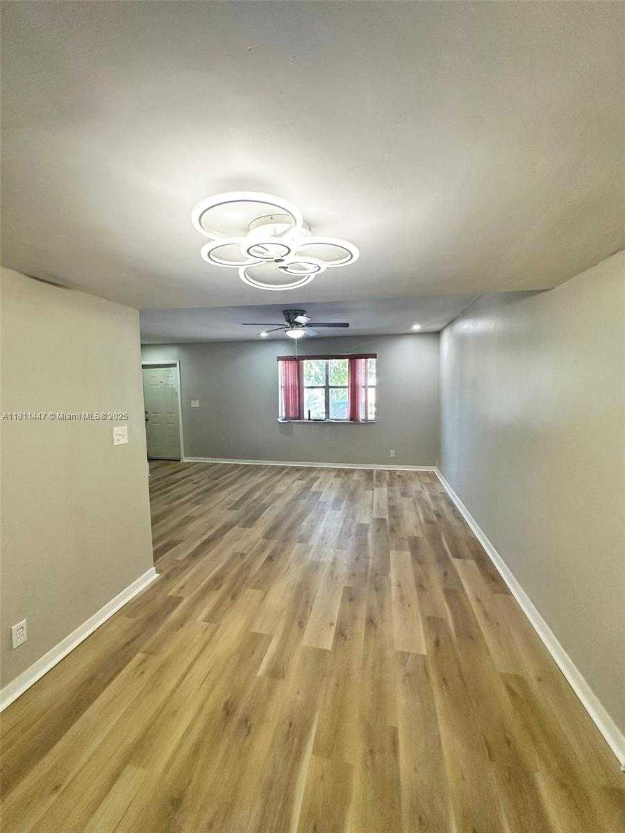 Small Image of 5824 BLUEBERRY CT #58, Lauderhill Number 6