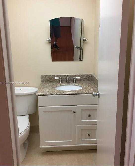 Small Image of 9365 FONTAINEBLEAU BLVD #E225, Miami Number 10