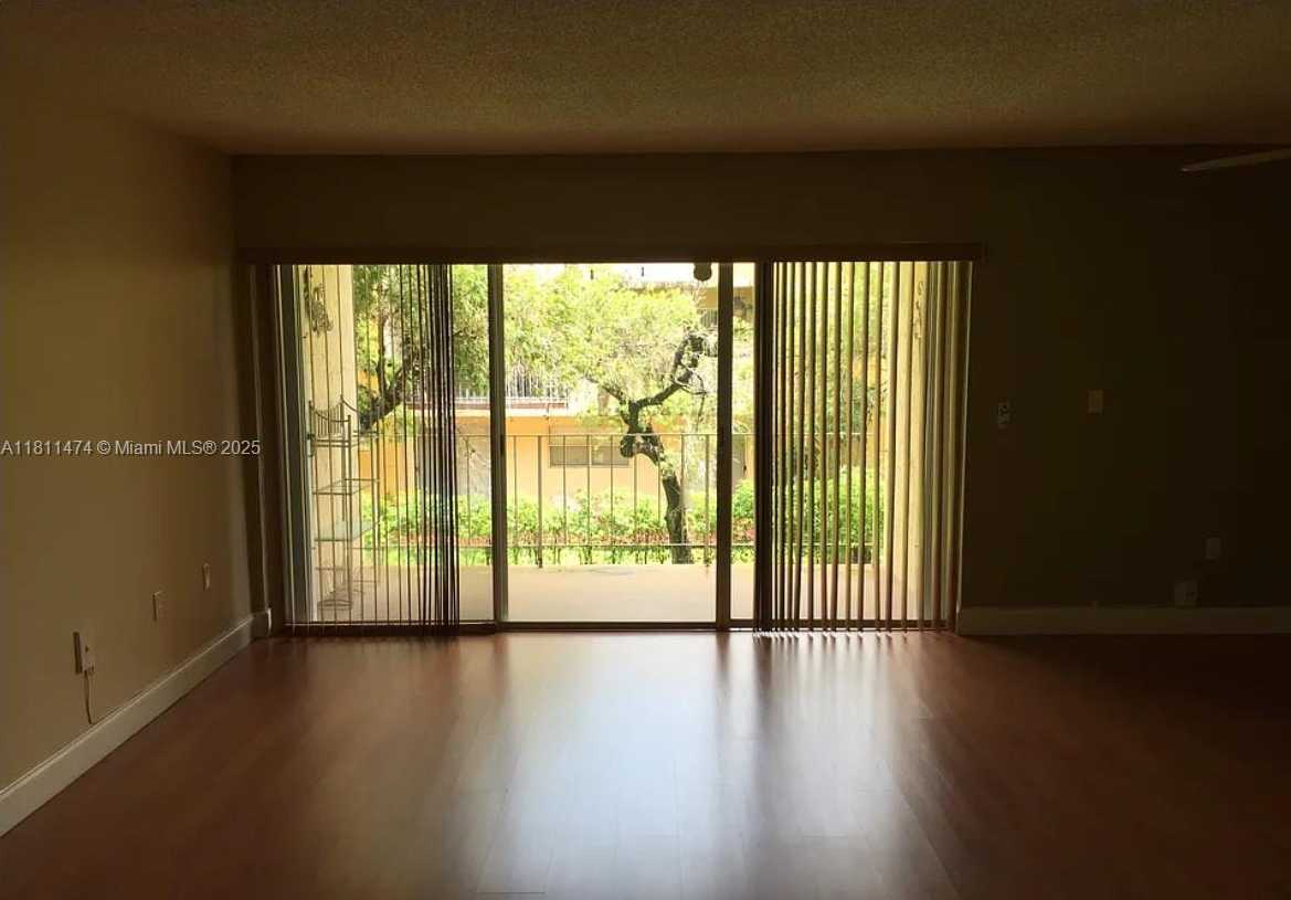 Small Image of 9365 FONTAINEBLEAU BLVD #E225, Miami Number 2