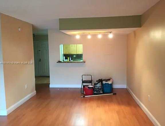 Small Image of 9365 FONTAINEBLEAU BLVD #E225, Miami Number 4