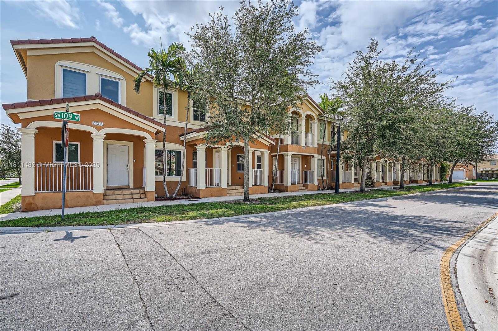 Small Image of 24363 SOUTH WEST 109TH AVE, Homestead Number 3