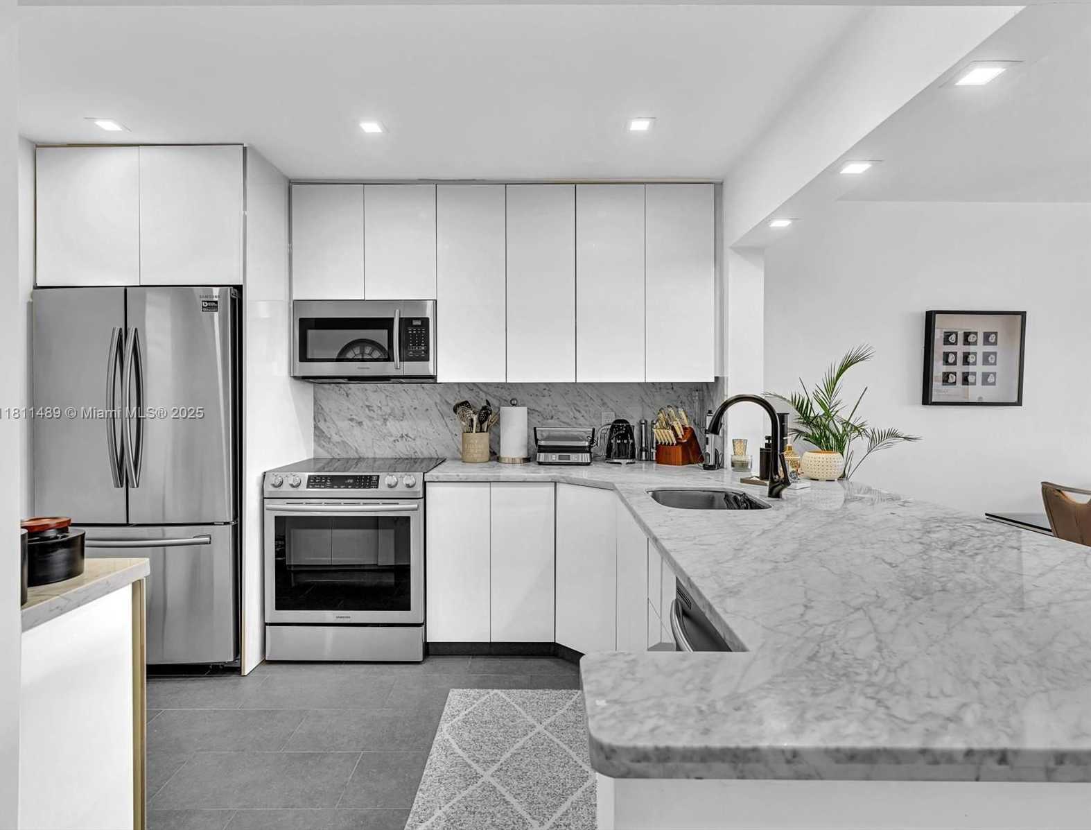 Small Image of 215 SOUTH EAST 3RD AVE #403C, Hallandale Beach Number 6