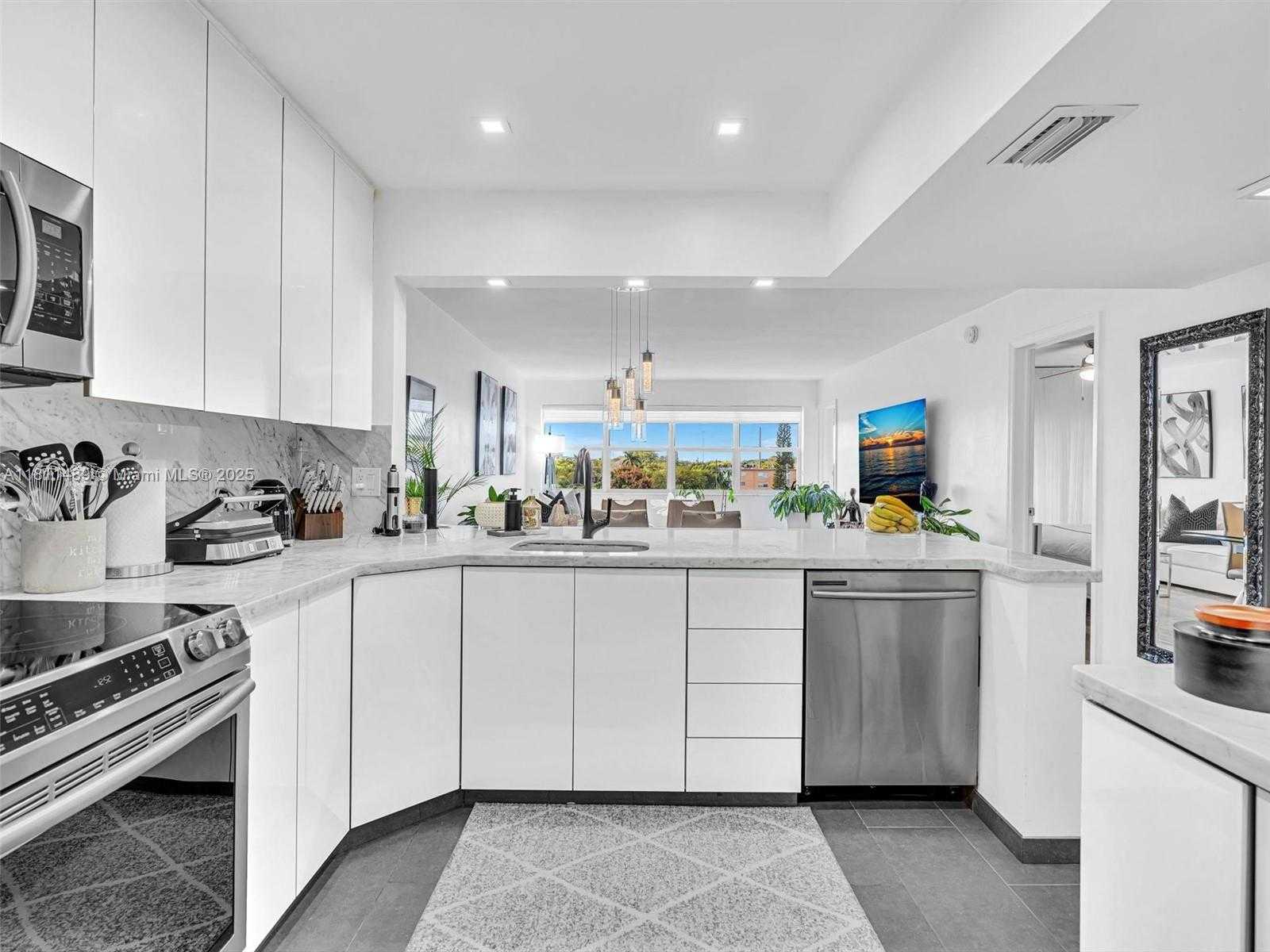 Small Image of 215 SOUTH EAST 3RD AVE #403C, Hallandale Beach Number 8