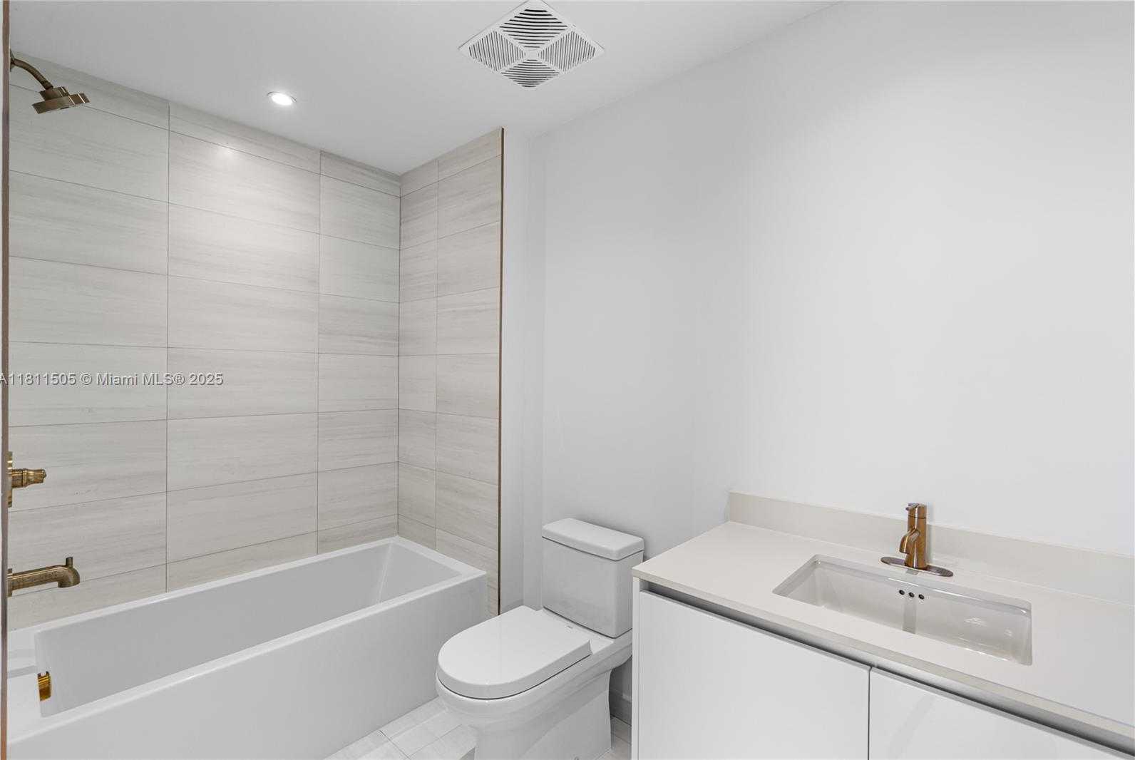 Small Image of 2678 TIGERTAIL AVE #513, Coconut Grove Number 22