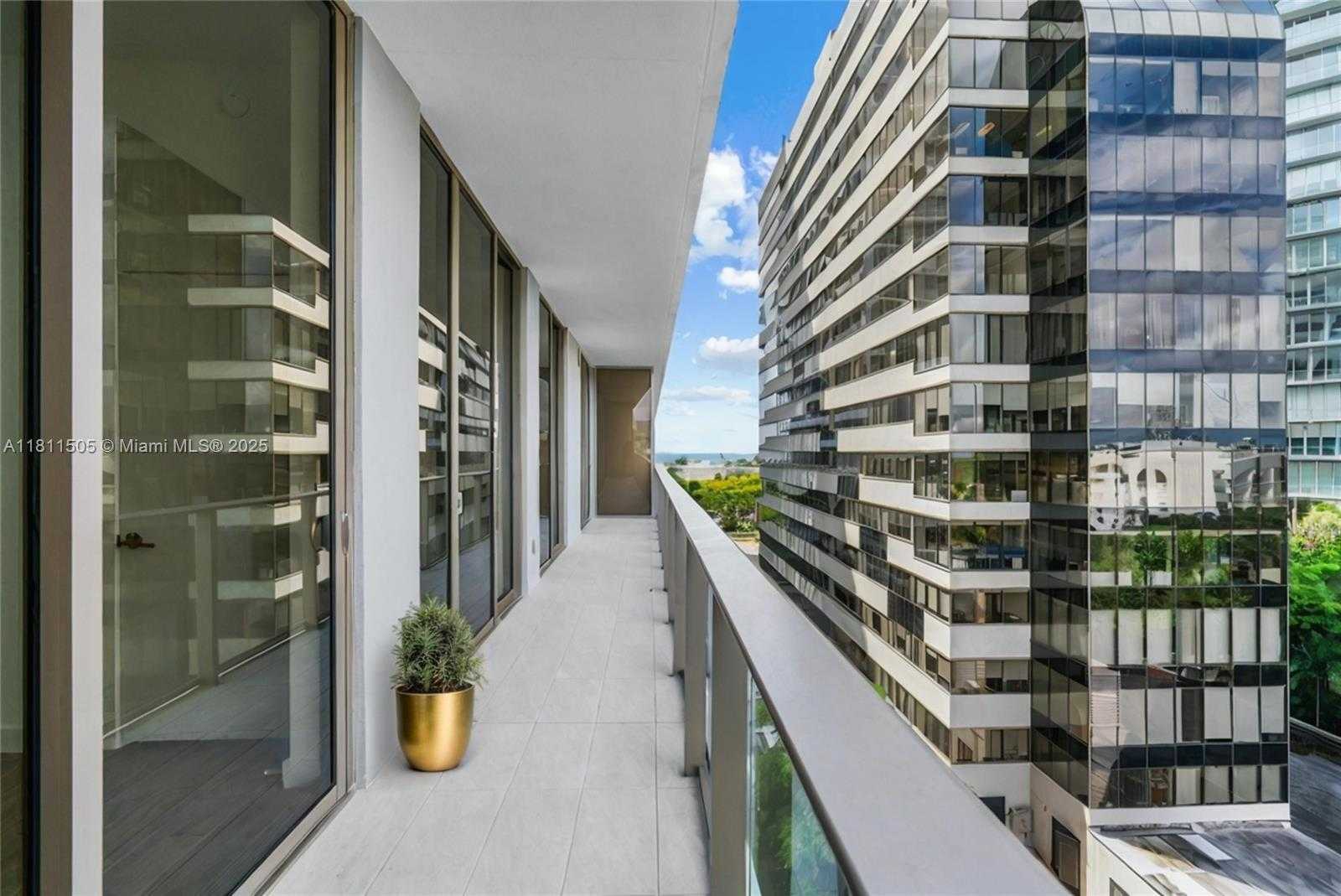 Small Image of 2678 TIGERTAIL AVE #513, Coconut Grove Number 26