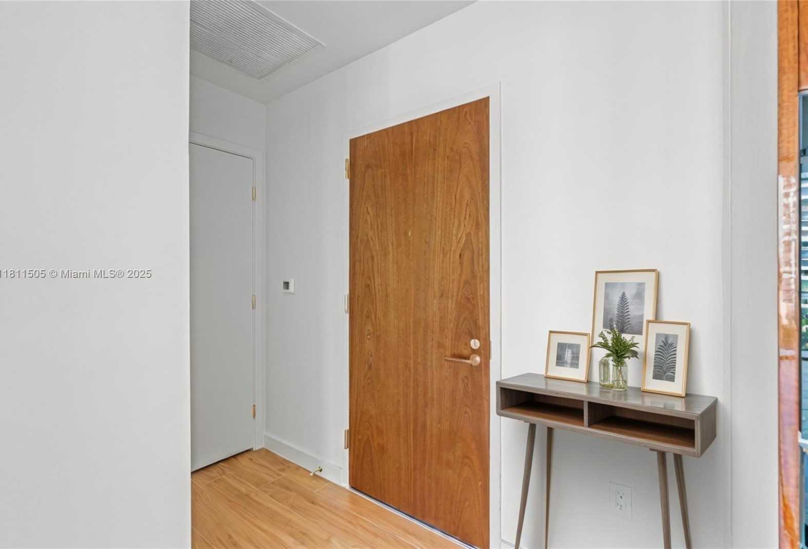 Small Image of 2678 TIGERTAIL AVE #513, Coconut Grove Number 33