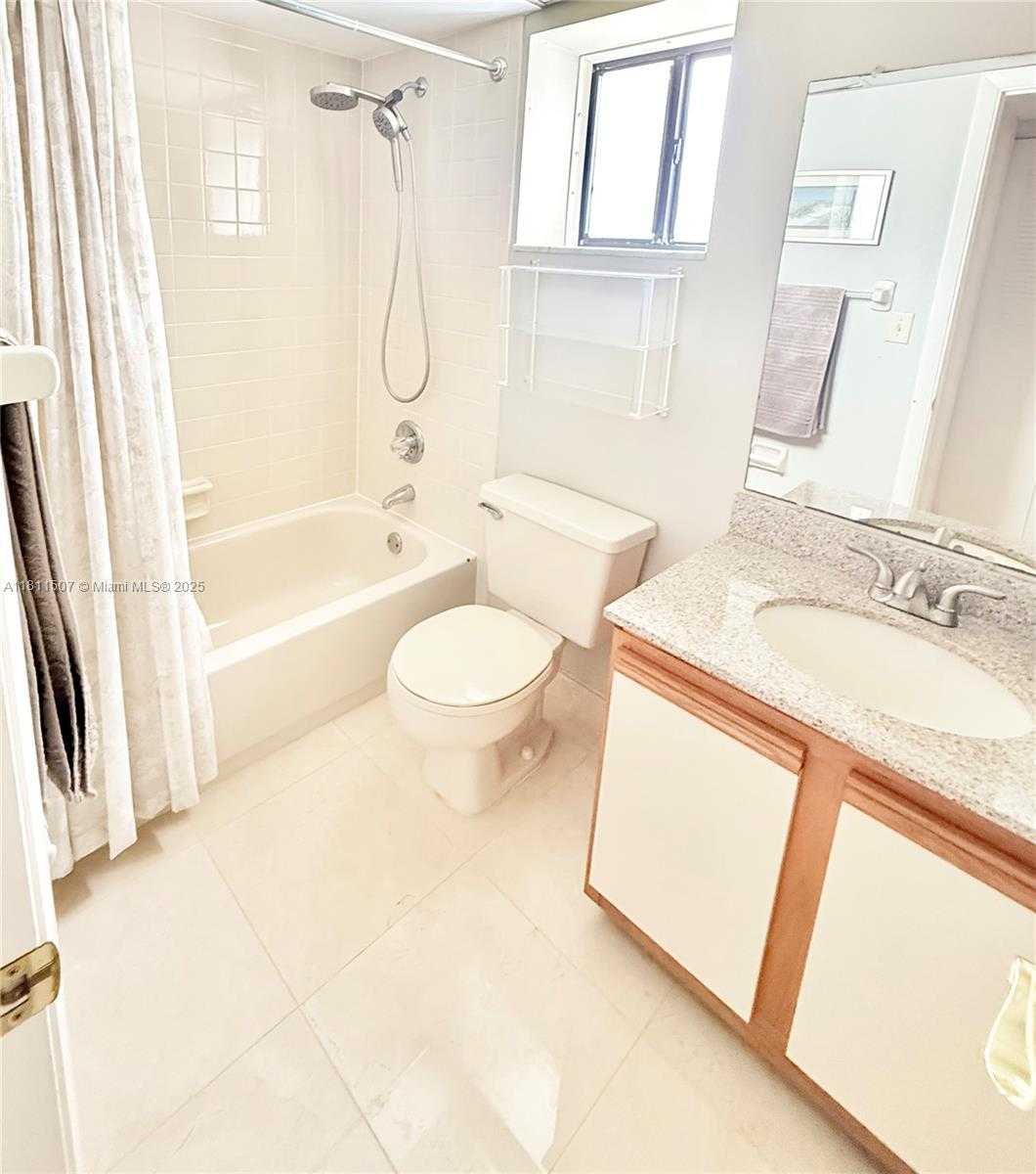 Small Image of 1470 SHERIDAN ST #18C, Hollywood Number 16