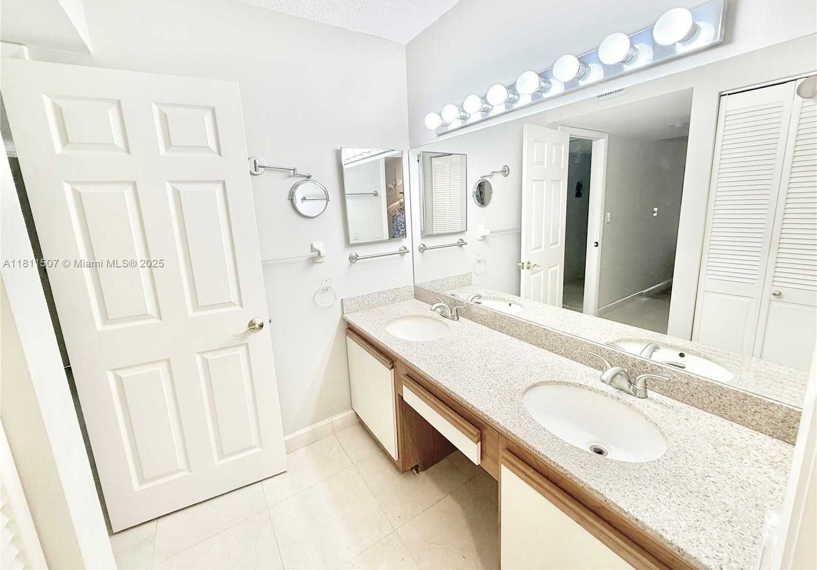 Small Image of 1470 SHERIDAN ST #18C, Hollywood Number 21
