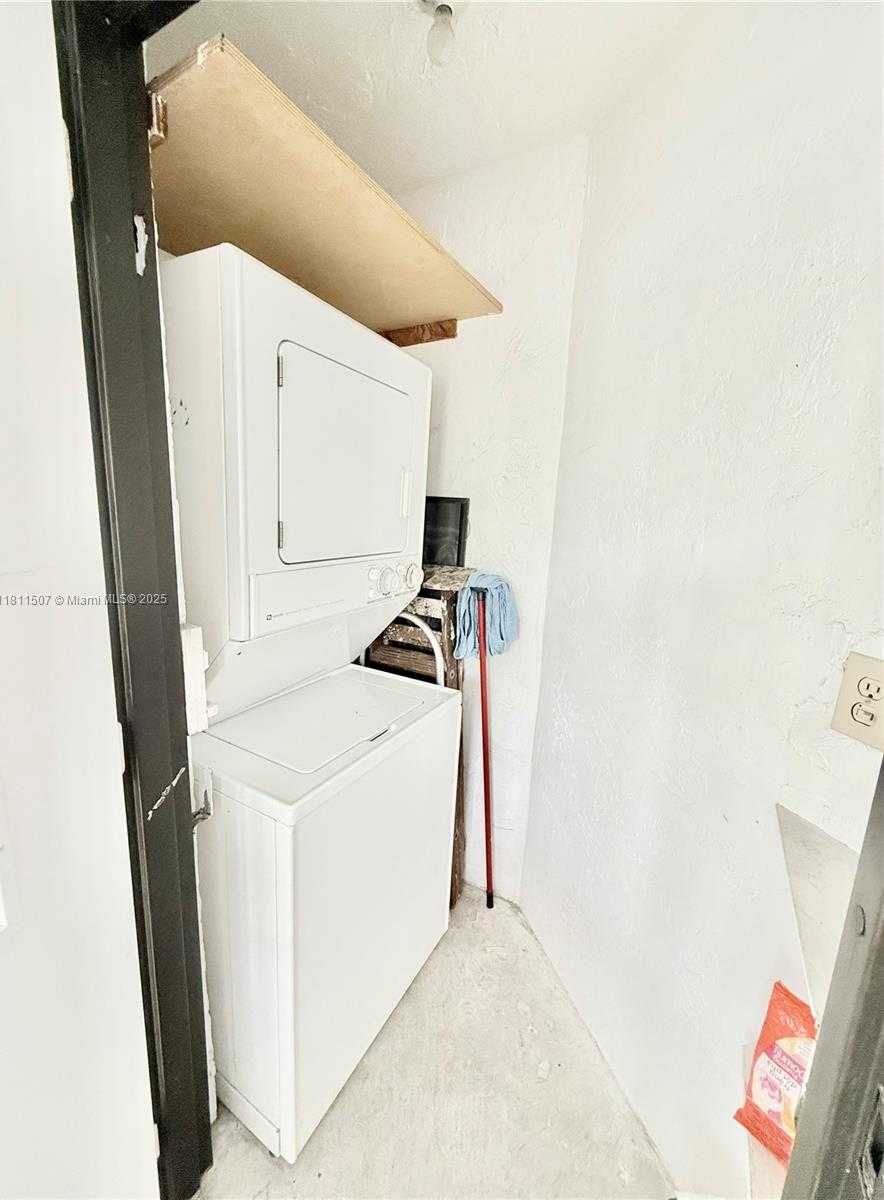 Small Image of 1470 SHERIDAN ST #18C, Hollywood Number 36