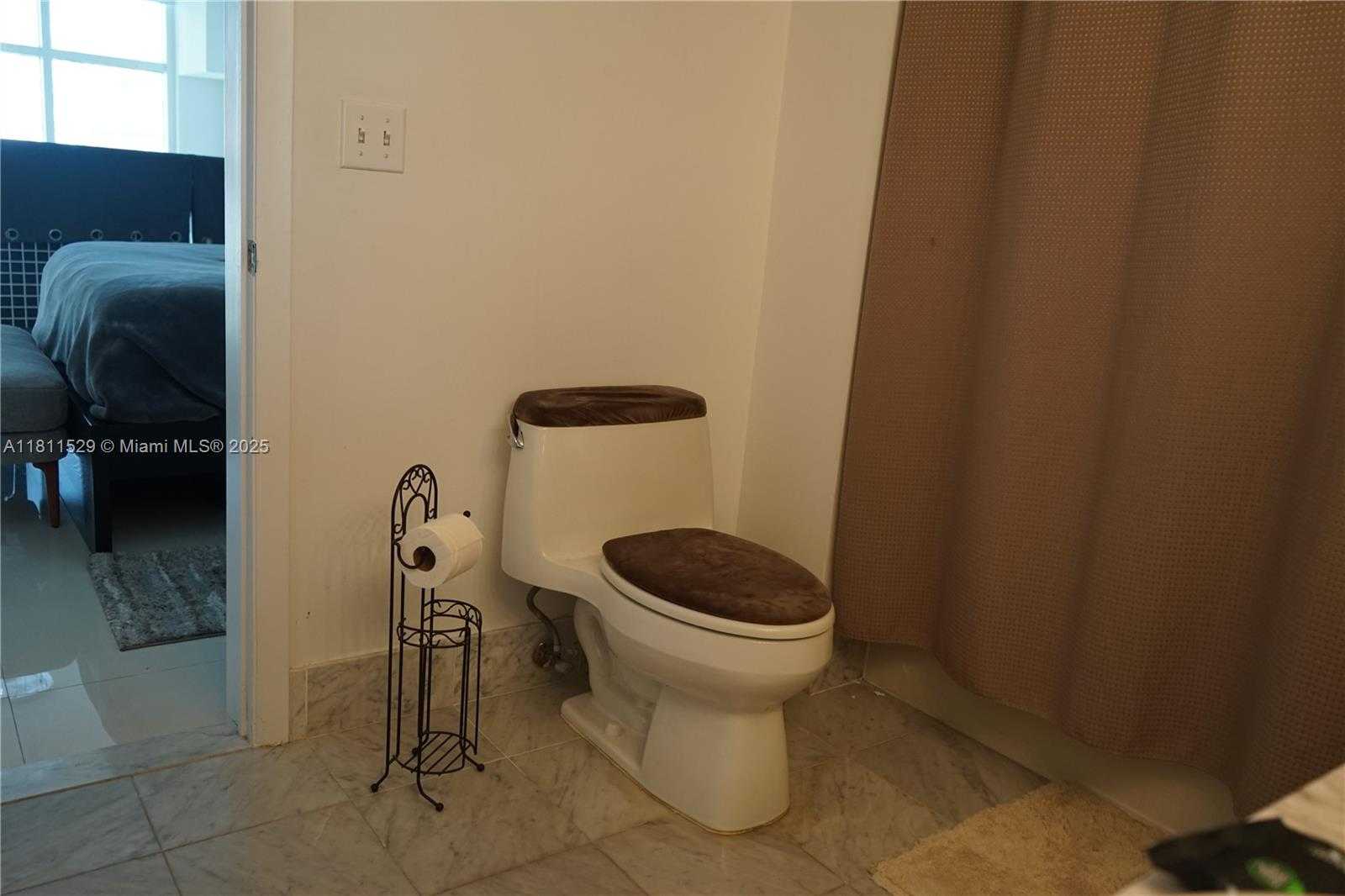 Small Image of 244 BISCAYNE BLVD #644, Miami Number 31