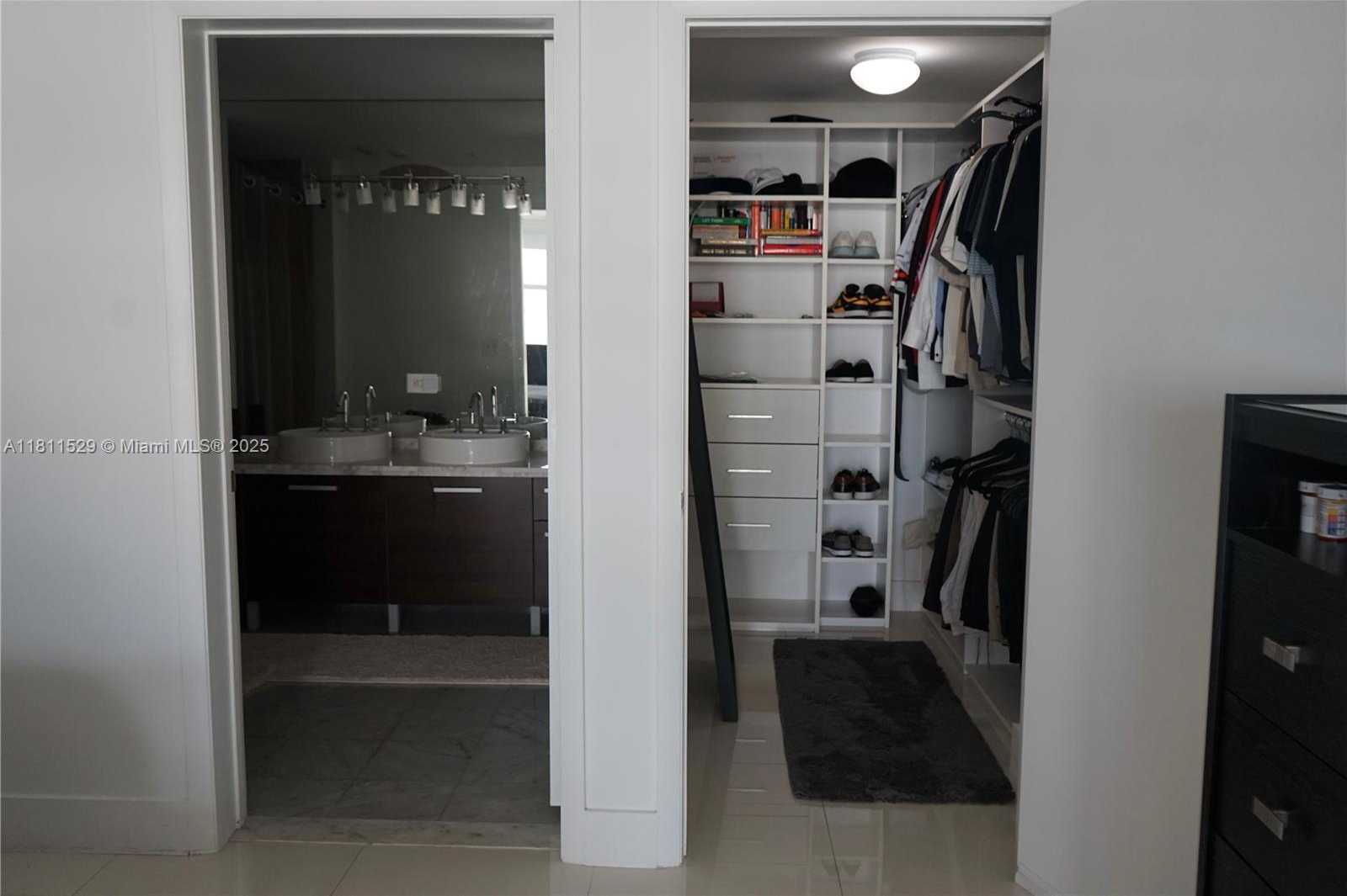Small Image of 244 BISCAYNE BLVD #644, Miami Number 36