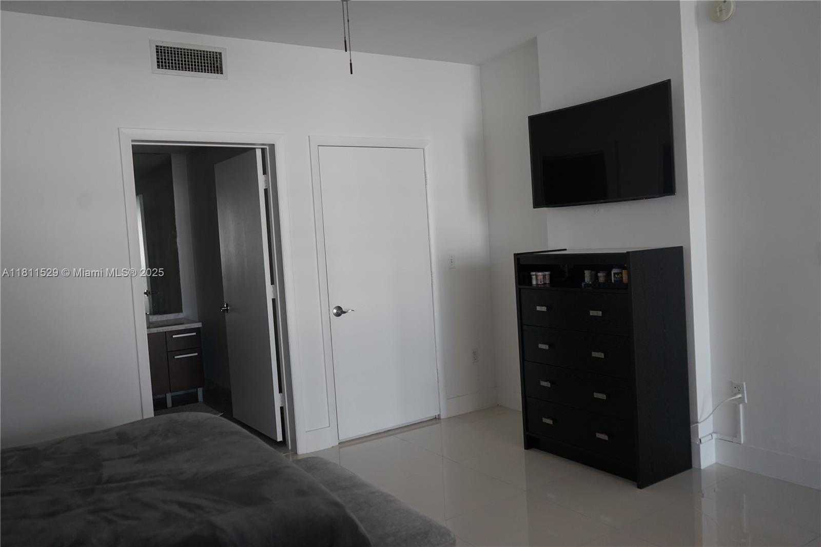 Small Image of 244 BISCAYNE BLVD #644, Miami Number 37